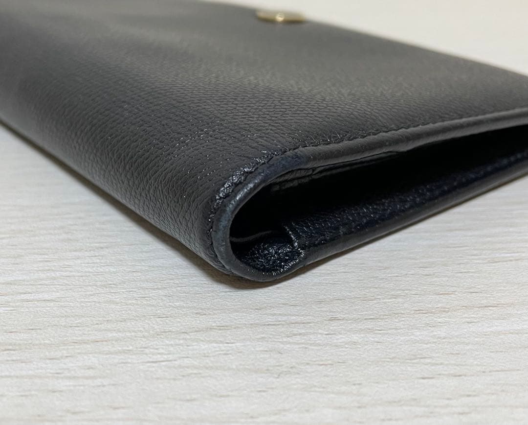 お値引きCHANELキャビアスキン 黒 長財布