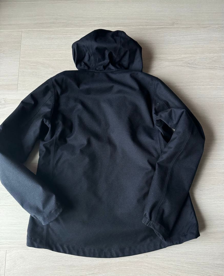 Herno Laminar フード付きジャケット 紺　44