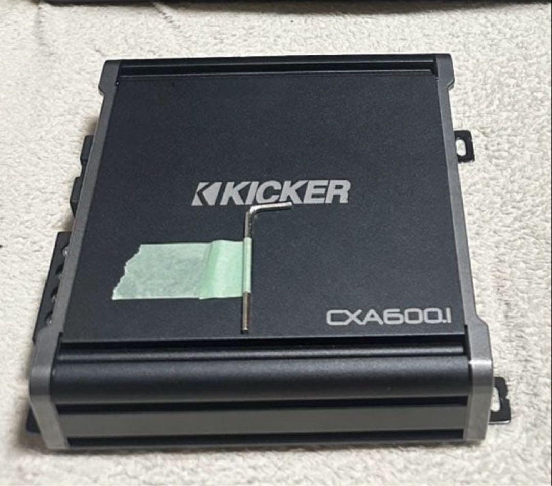 美品 KICKER キッカーアンプ(600w2Ω/300w4Ω)CXA600.1