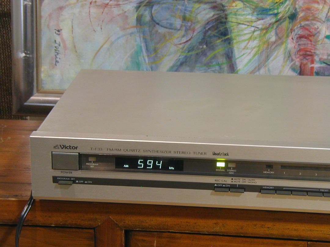 ★VICTOR T-F33 FM/AMシンセサイザーチューナー。