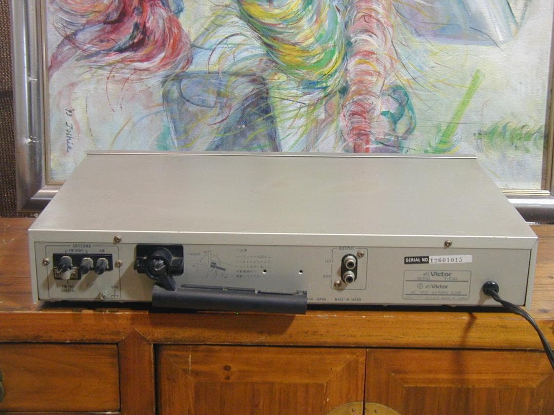 ★VICTOR T-F33 FM/AMシンセサイザーチューナー。