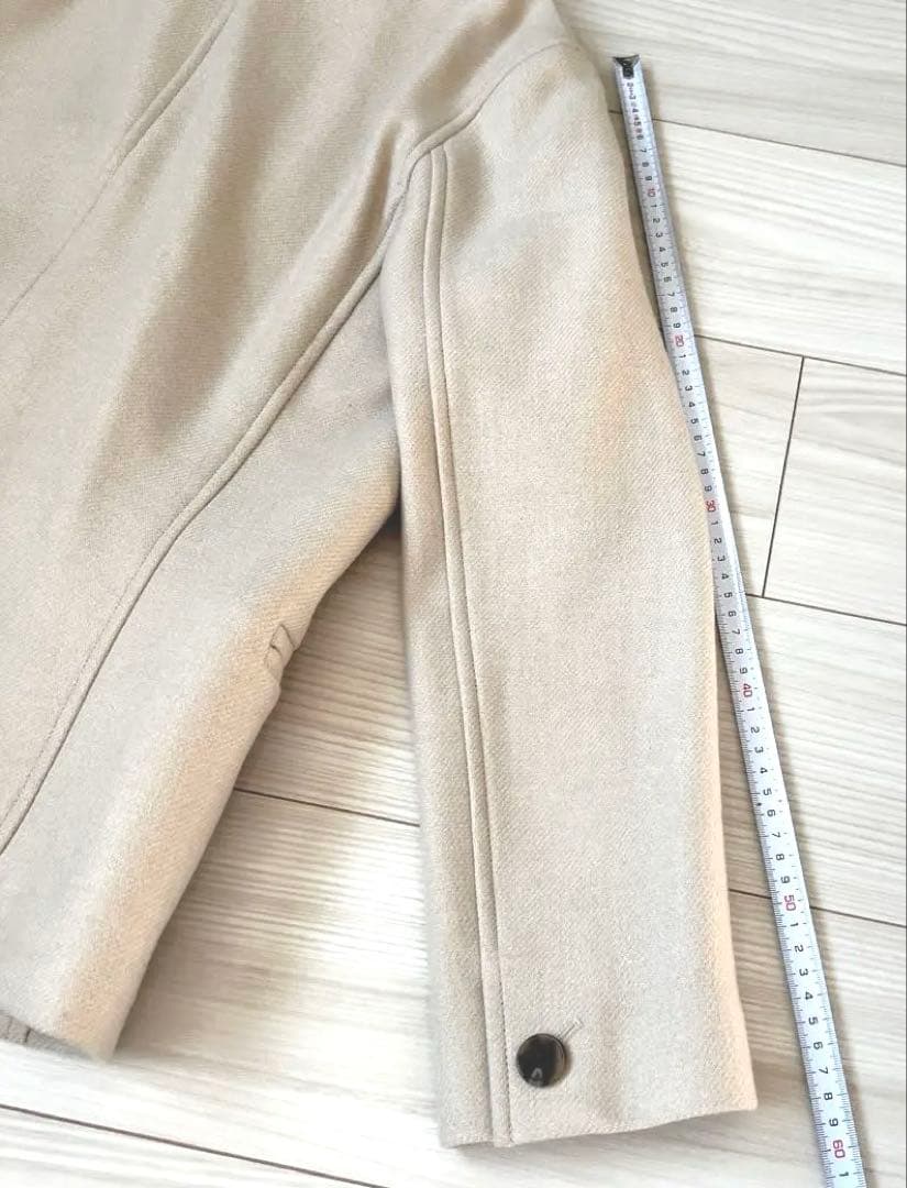 ウール、シルク混ステンカラー　ハーフコート　ベージュ