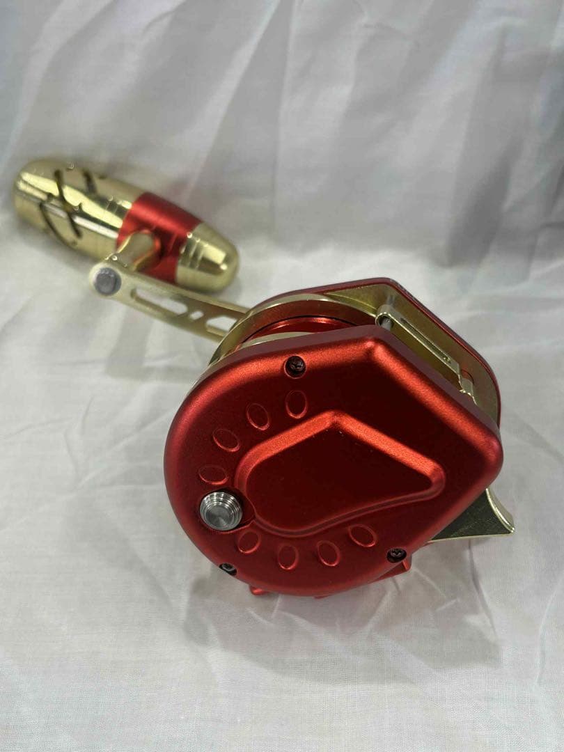 レッド/ゴールド ベイトリール