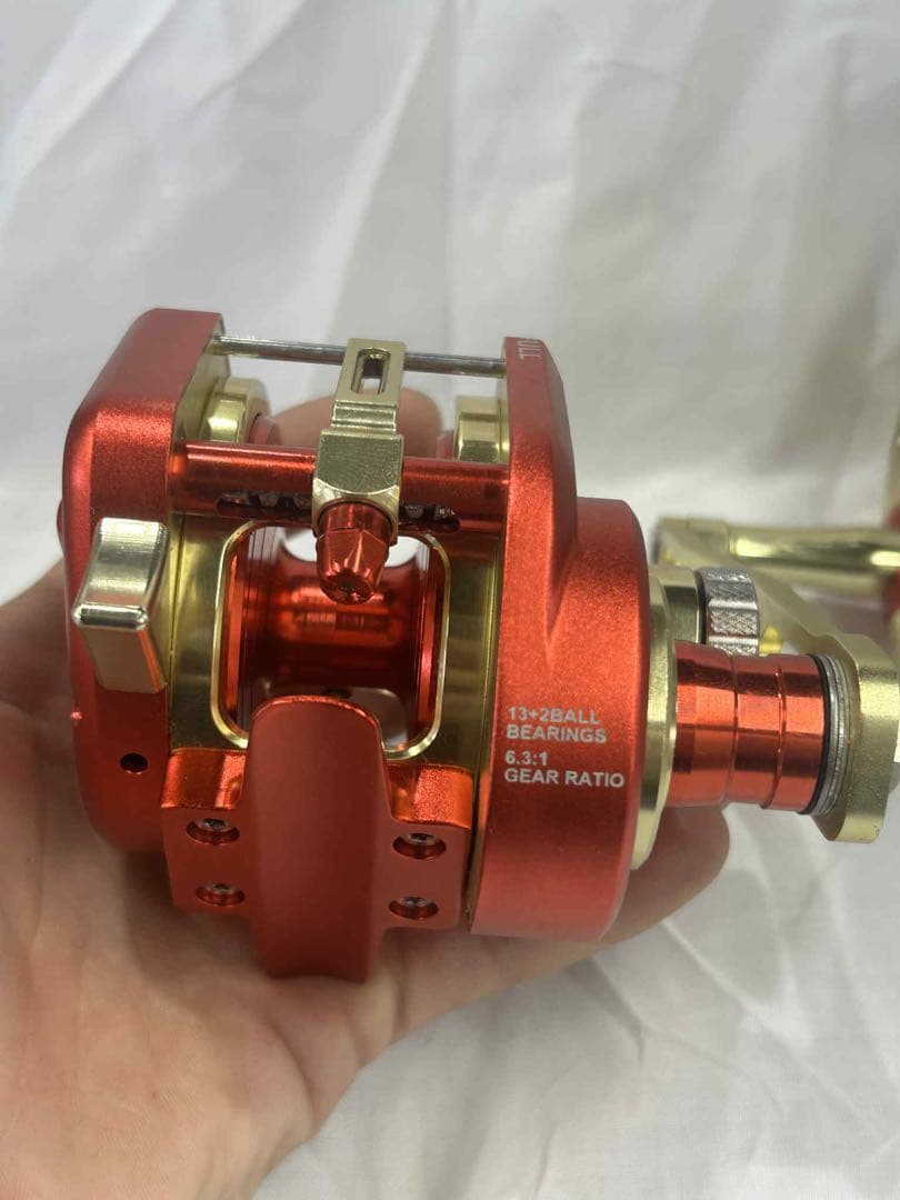 レッド/ゴールド ベイトリール