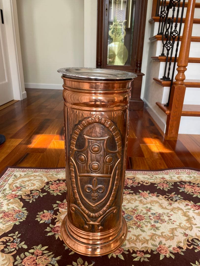 Trebelli イタリア　傘立て　銅　百合の紋章　アンティーク