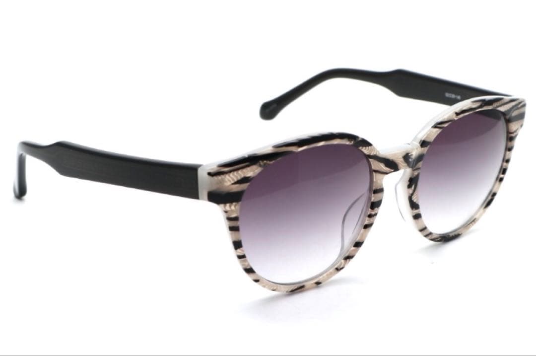 新品　激レア　希少　vivienne westwood サングラス　ゼブラ