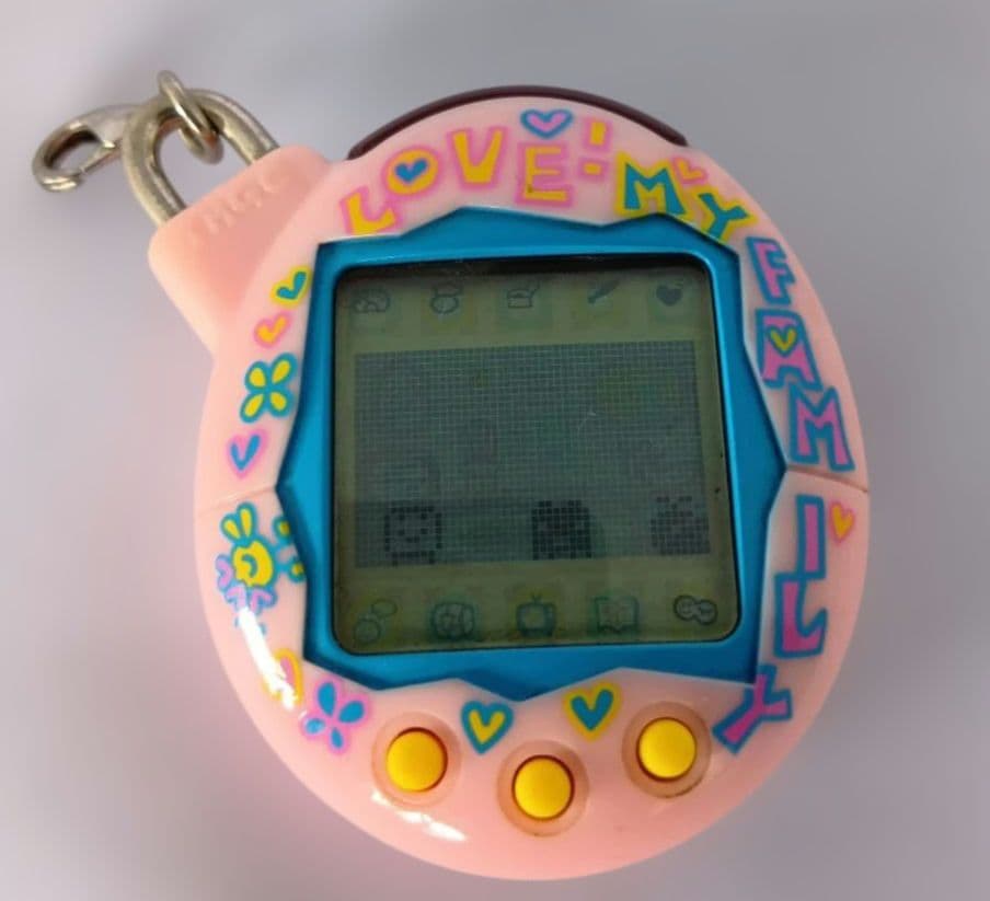 いぇー！ふぁみりーイロイロ！ たまごっち プラス ふぁみたまラブ(m37)