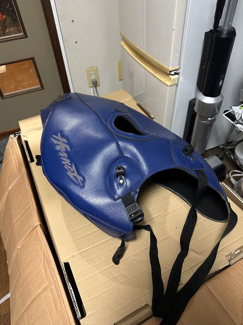 ホーネット250/600 バグスタータンクカバー