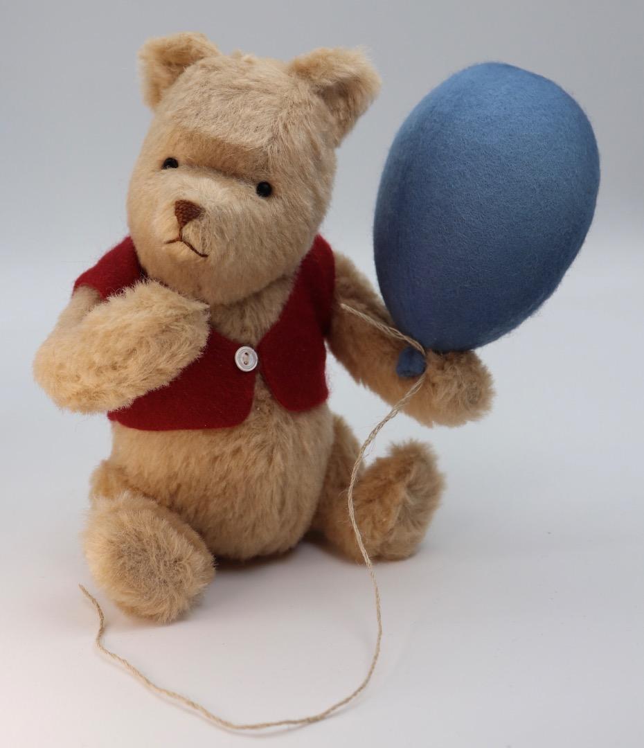 R. John Wright 日本限定品 Pooh's Blue Balloon