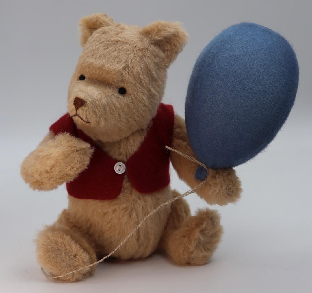 R. John Wright 日本限定品 Pooh's Blue Balloon