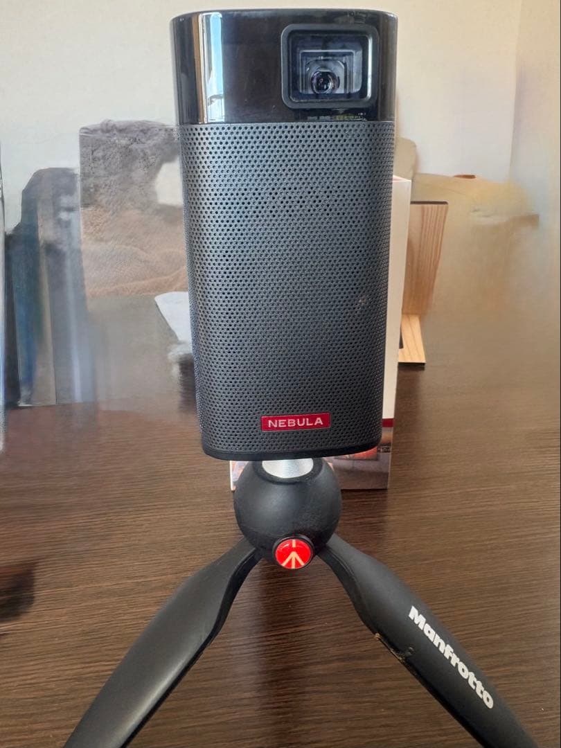 NEBULA Appolloプロジェクター本体 Manfrotto三脚付き