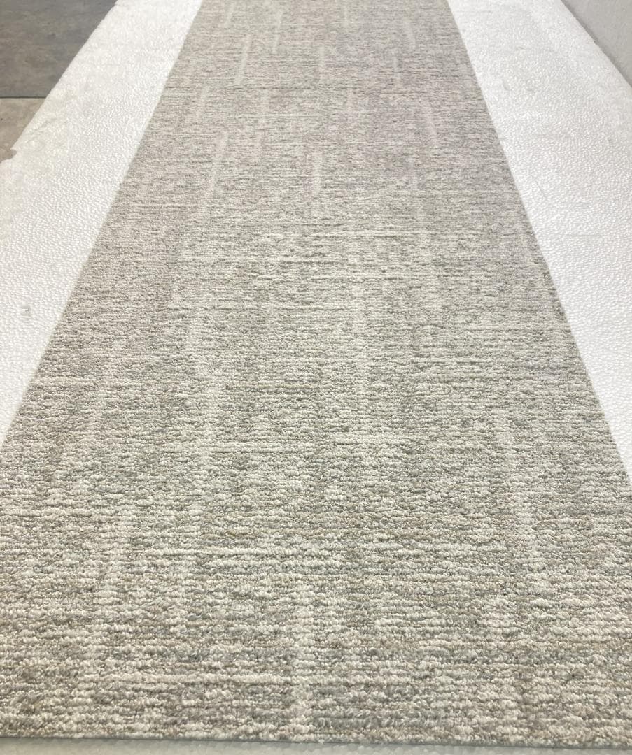 すず　タイルカーペット ２６枚 新品・未使用　国内メーカー　アウトレット