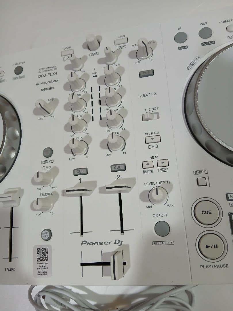 DDJ-FLX4-W ホワイト DJコントローラー　Pioneer