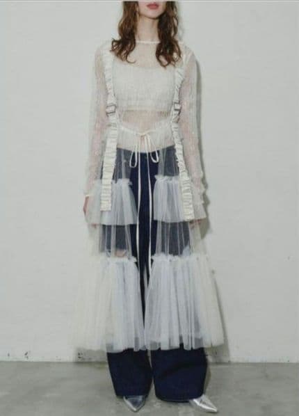 LA BELLE ETUDE　ホワイト チュールロングジレ