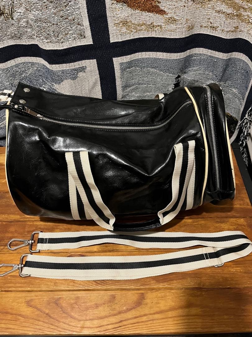 FRED PERRY ドラムバッグ ブラック/ホワイト 即購入可