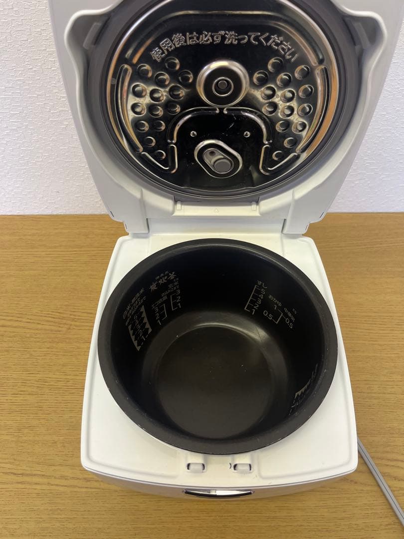三菱 NJ-VEA10-W 2020年式　炊飯器　炭炊釜　最大5.5合