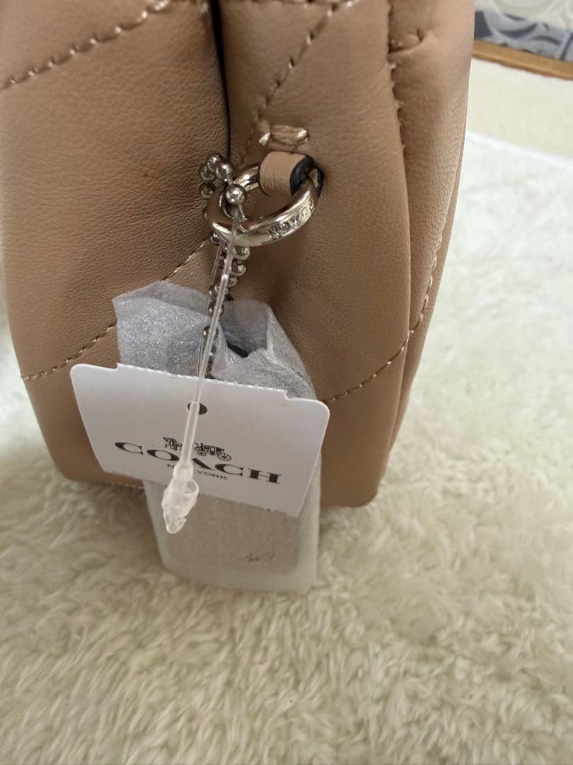 COACH ベージュ キルティング ショルダーバッグ26cm