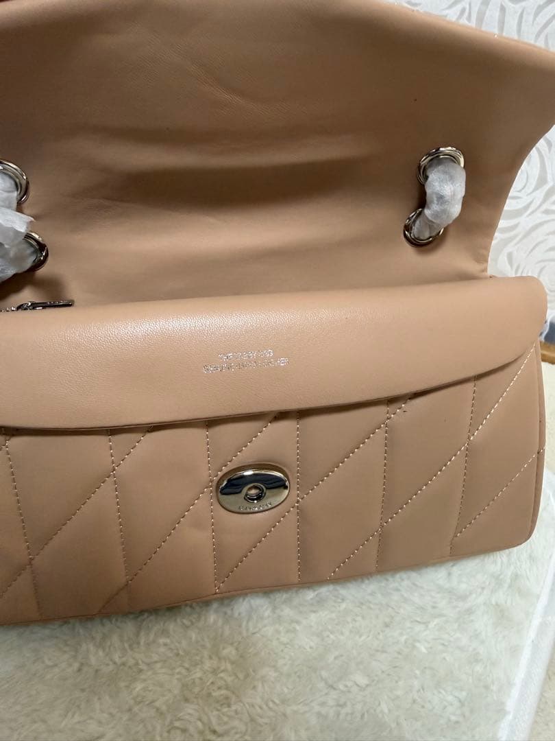 COACH ベージュ キルティング ショルダーバッグ26cm