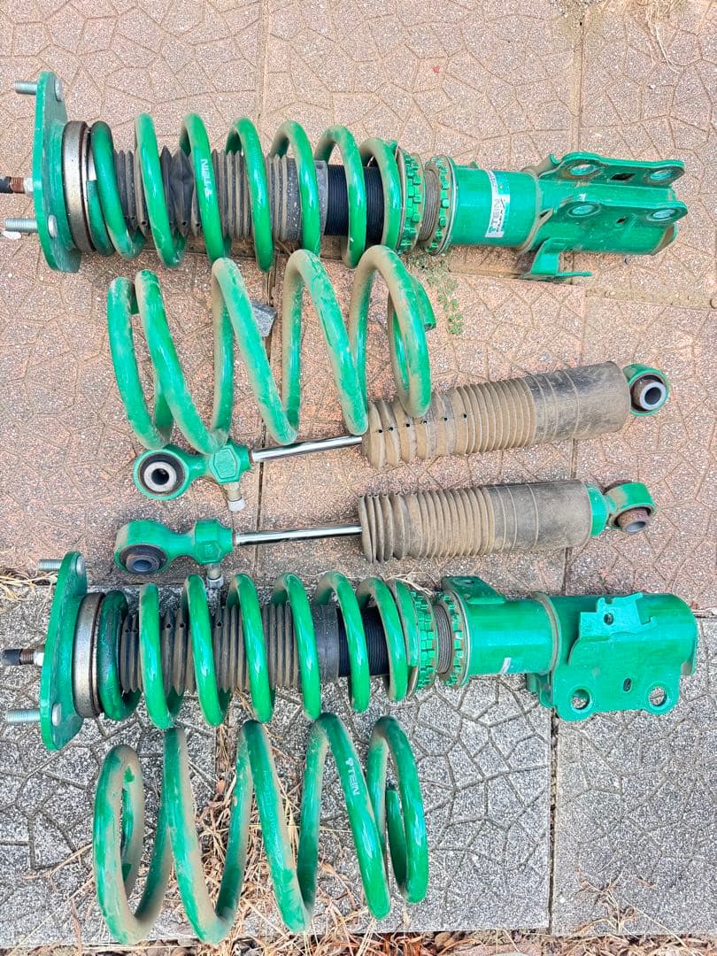 車*手様 TEIN サスペンションキット グリーン