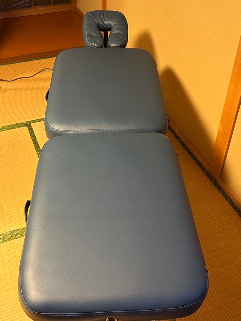 軽量 アルミ製折りたたみマッサージベッド ブルー