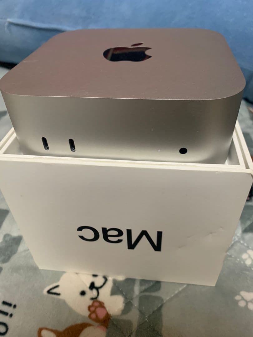 Apple Mac mini 4シルバー 本体と電源ケーブル