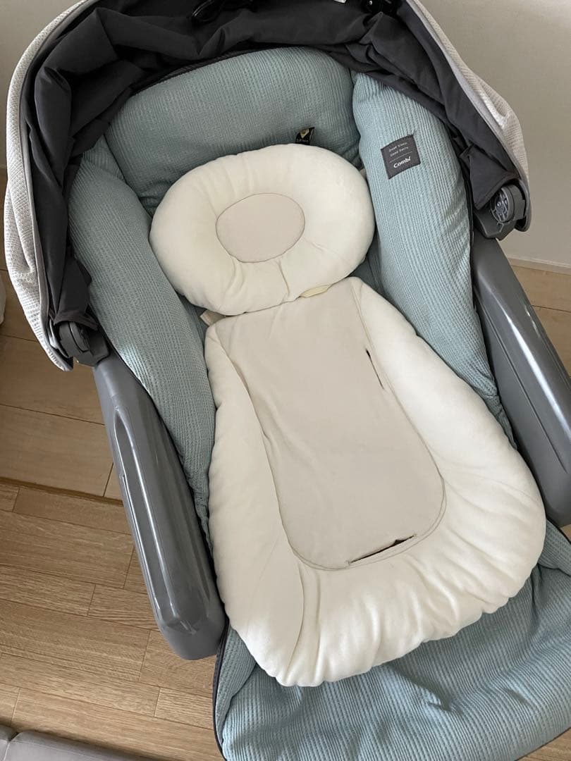 コンビ　ホワイトレーベル　ネムリラAUTOSWING long スリープシェル