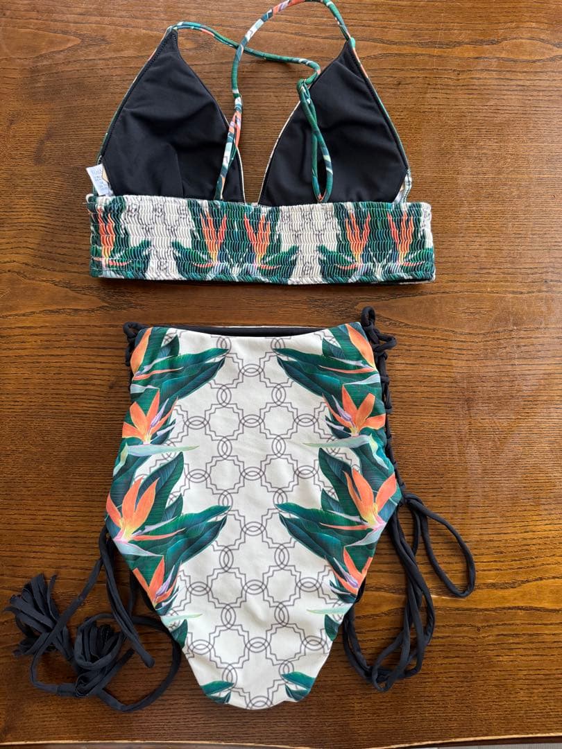 アリシアスタン ビキニ リーフ柄