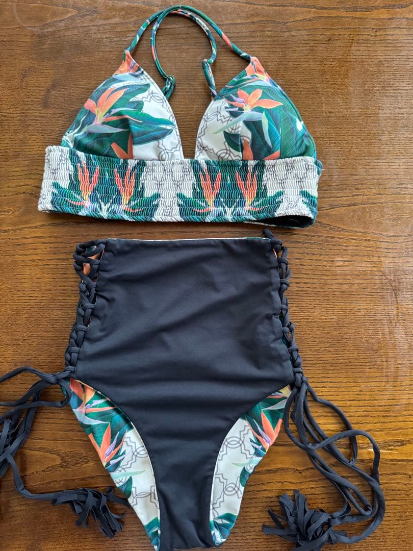 アリシアスタン ビキニ リーフ柄