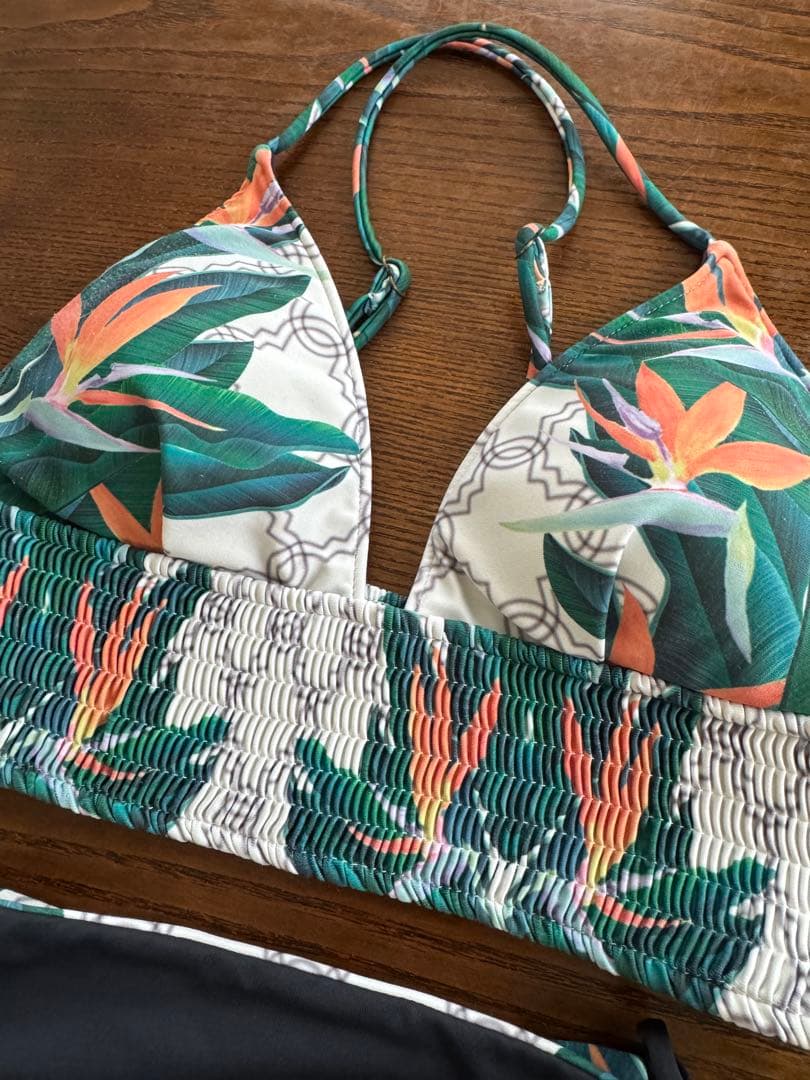 アリシアスタン ビキニ リーフ柄