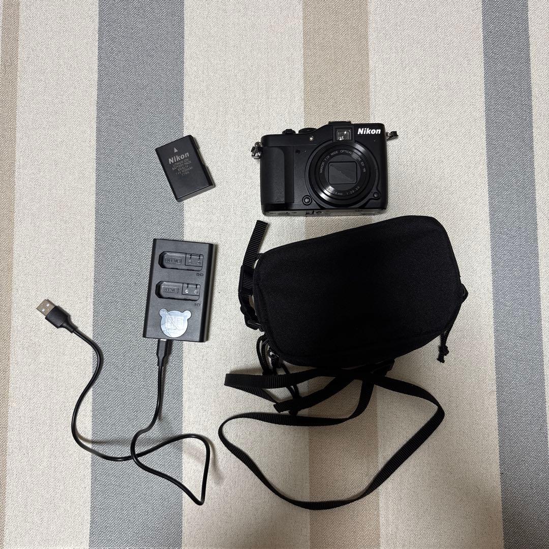 Nikon coolpix P7000 本体と付属品