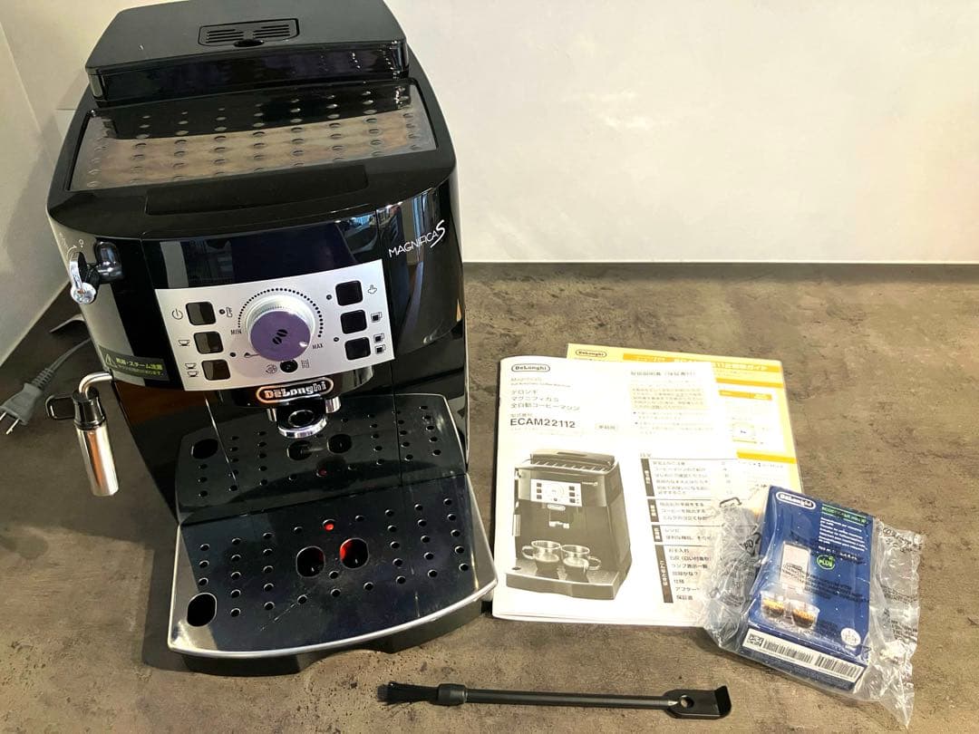【美品】デロンギ エスプレッソマシン マグニフィカ S ECAM22112B