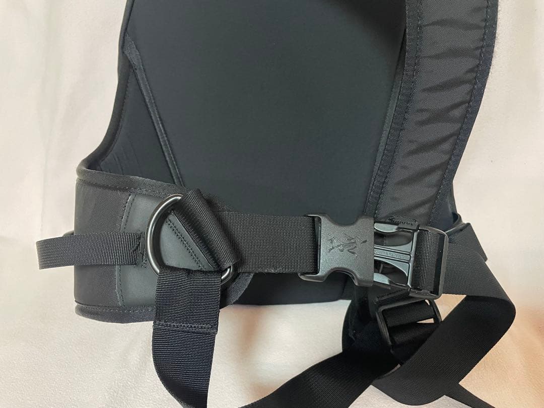 [初期モデル] アークテリクス Arc’teryx クイバー (すり傷有り)