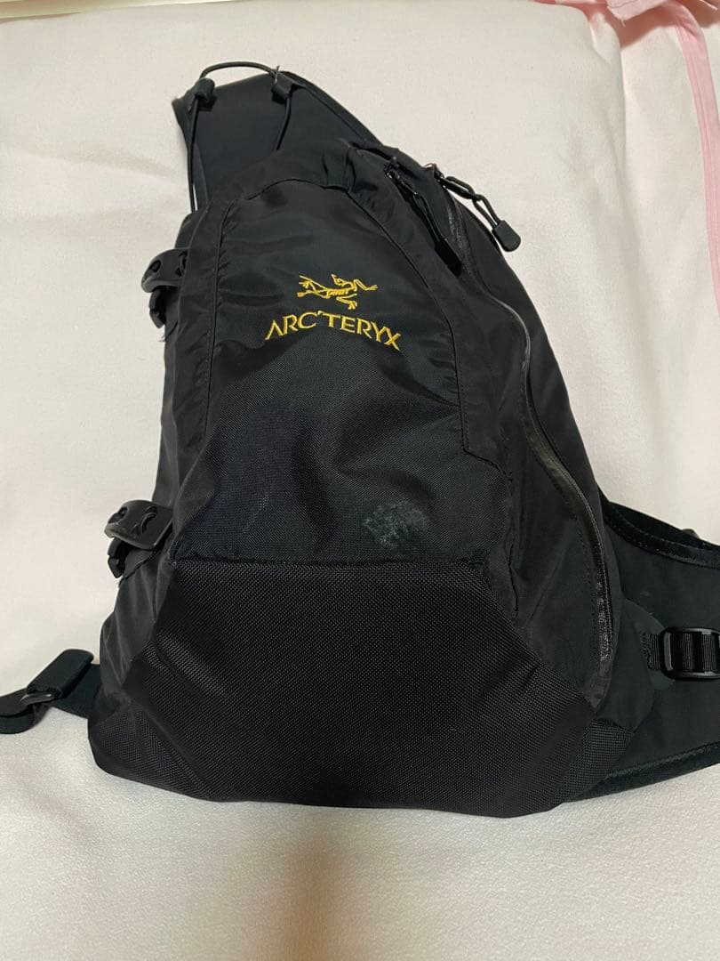 [初期モデル] アークテリクス Arc’teryx クイバー (すり傷有り)