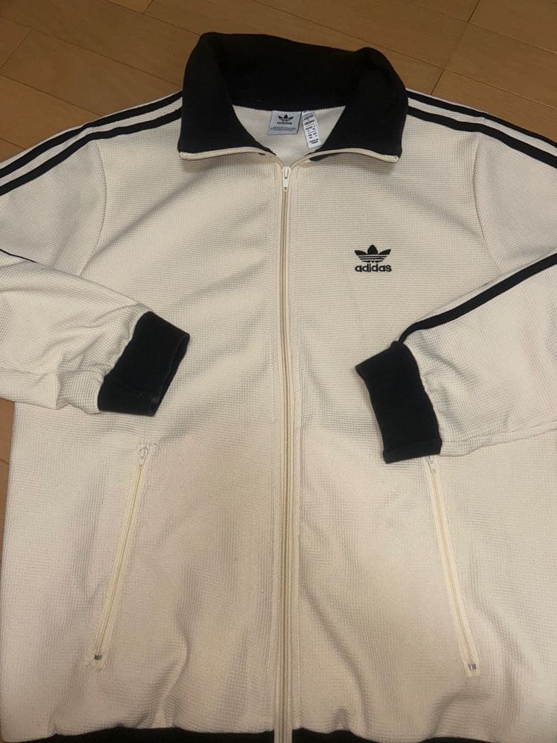 adidas ワッフルトラックジャケット