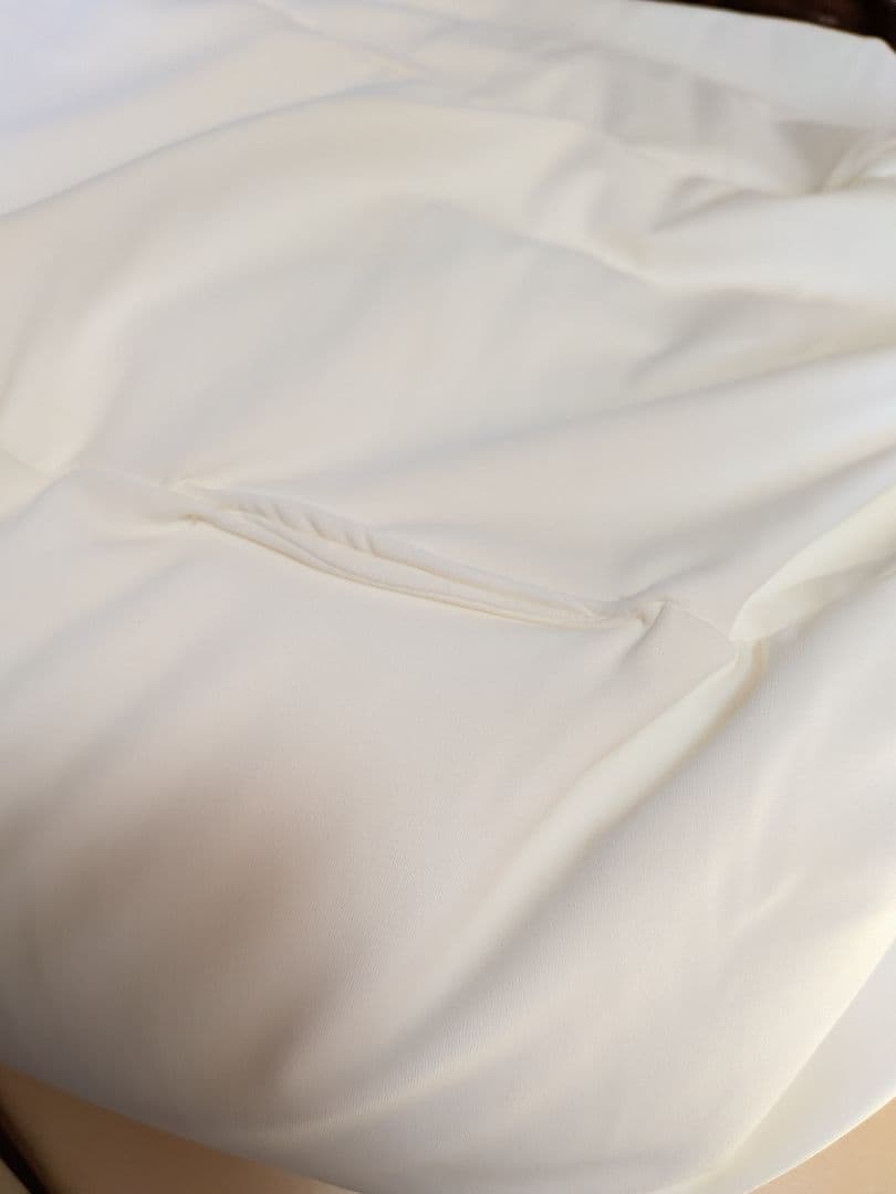 美品　おやすみたまご　授乳クッション