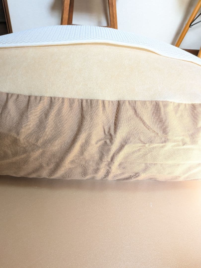 美品　おやすみたまご　授乳クッション