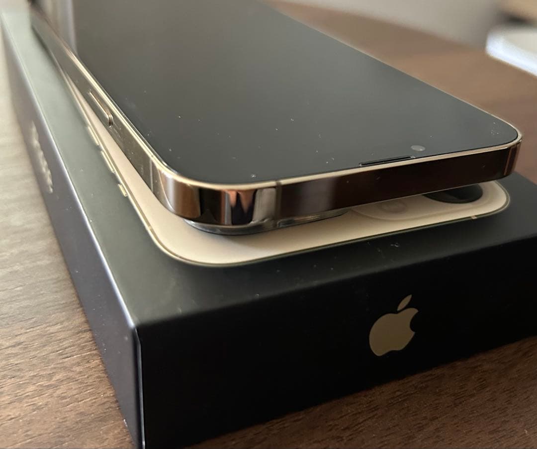 Apple iPhone 13 Pro Maxゴールド 本体　256GB