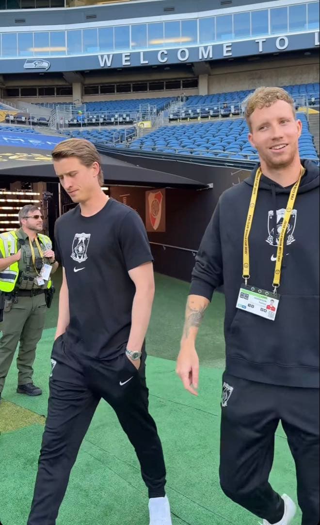 浦和レッズMサイズ CWCTシャツクレスト NIKE