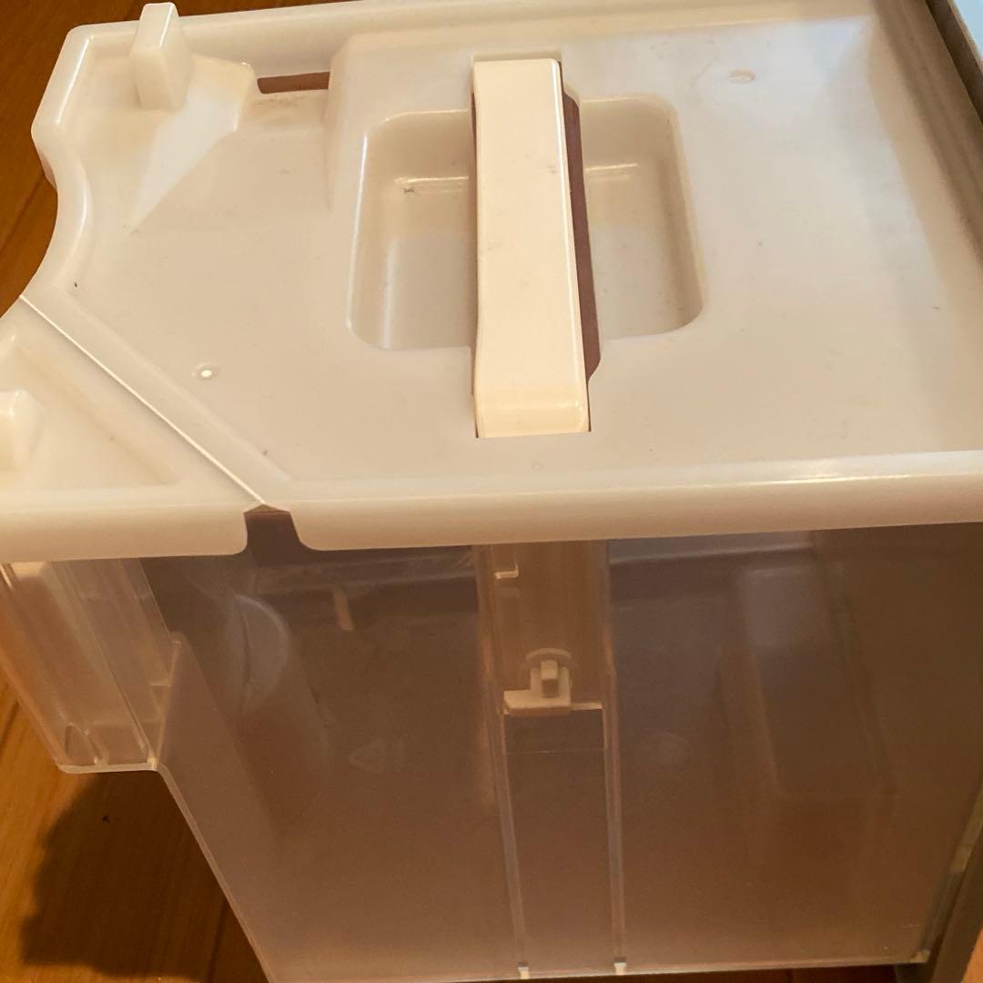 2022年製　Cado DH-C7100 除湿機 グレー