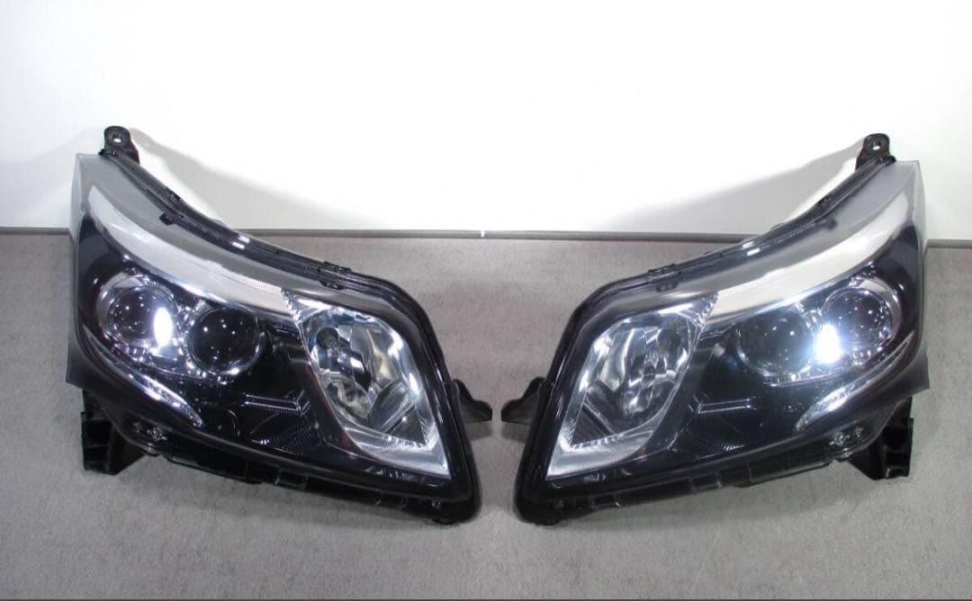 ステラ　ムーヴ 左右 純正 LED ヘッドライト 車検対応LA100F ムーブ