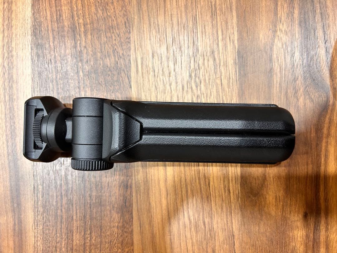 【v-logカメラ】SONY ZV-1 ホワイト デジタルカメラ＋グリップ