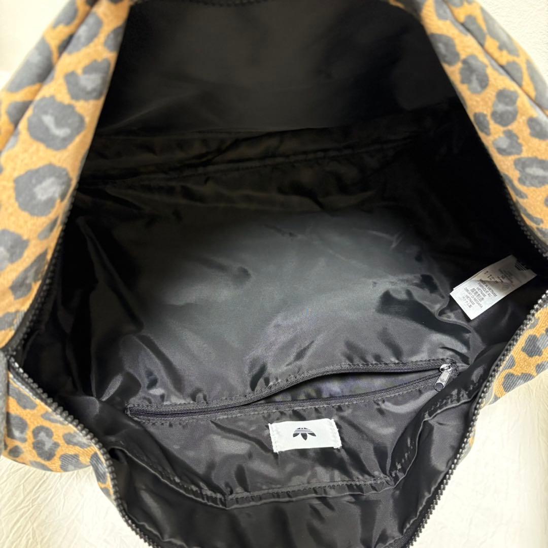 【新品タグ付】アディダスオリジナルス レオパード柄ラージ ショルダーバッグ