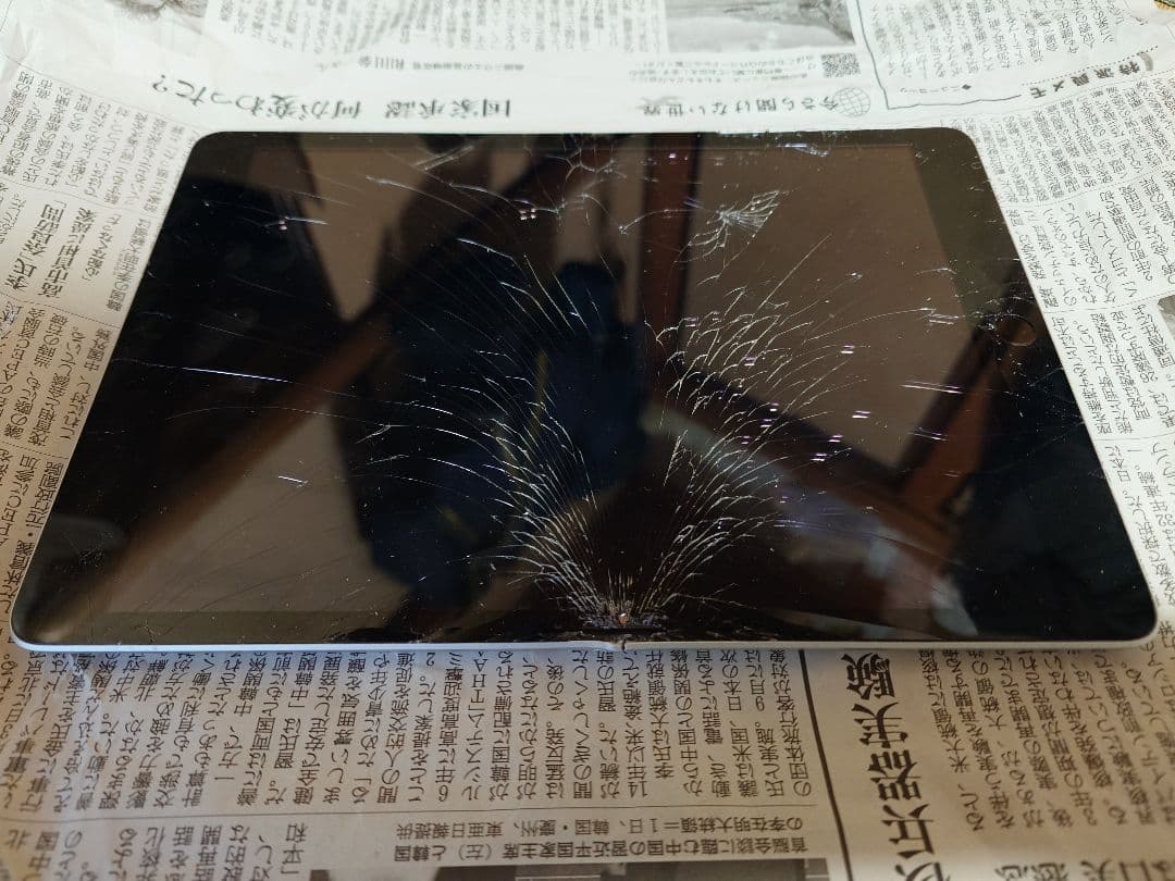 画面割れ バッテリー99％ iPad 第9世代 64GB WIFI タブレット