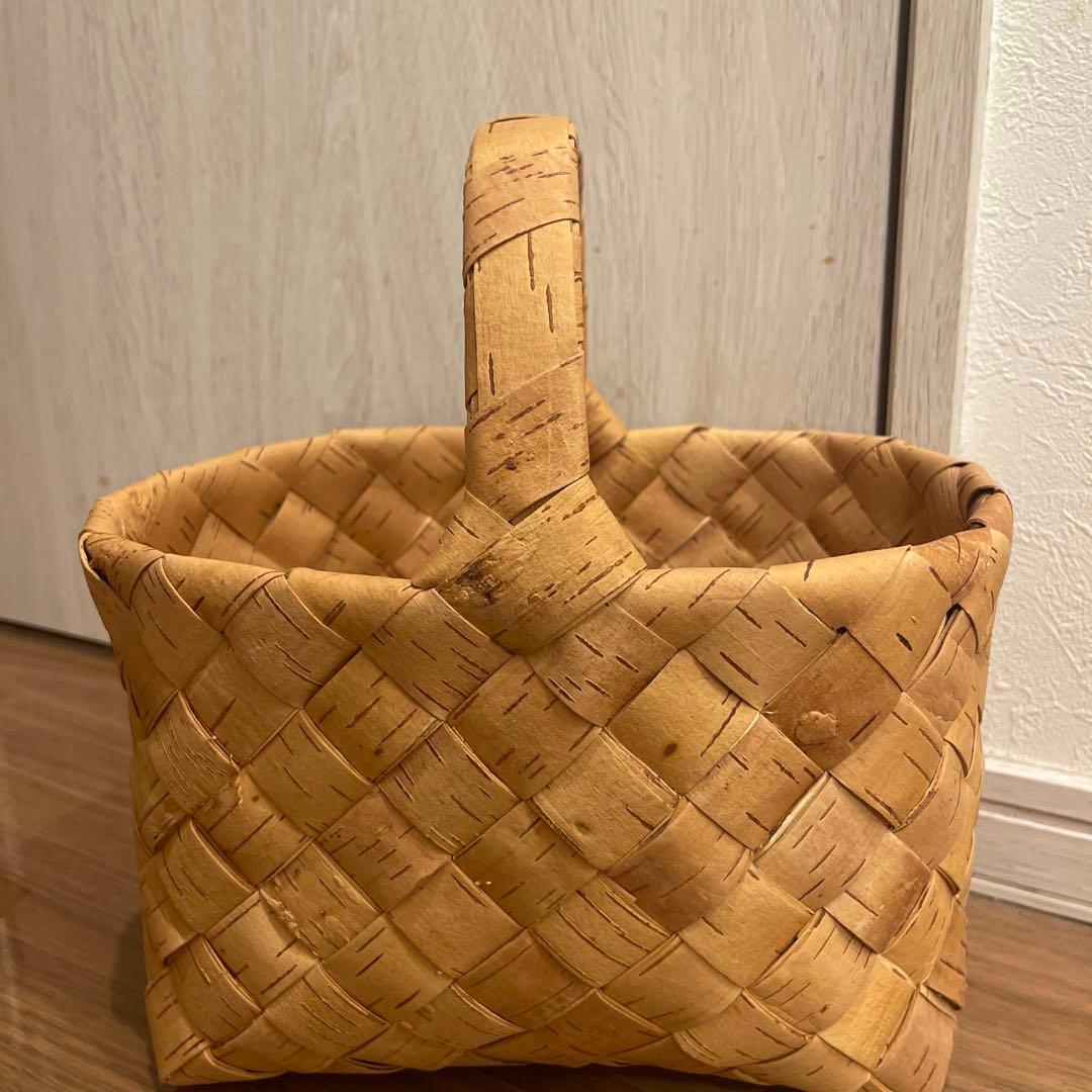 ロシア作家様引退！！の希少価値の白樺かご