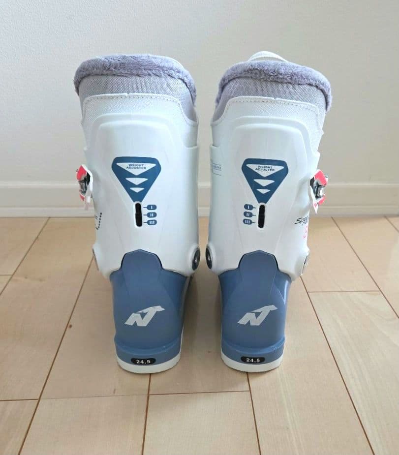 美品破損無【NORDICA】スキーブーツ 24.5 ブーツクリーニング済バッグ付