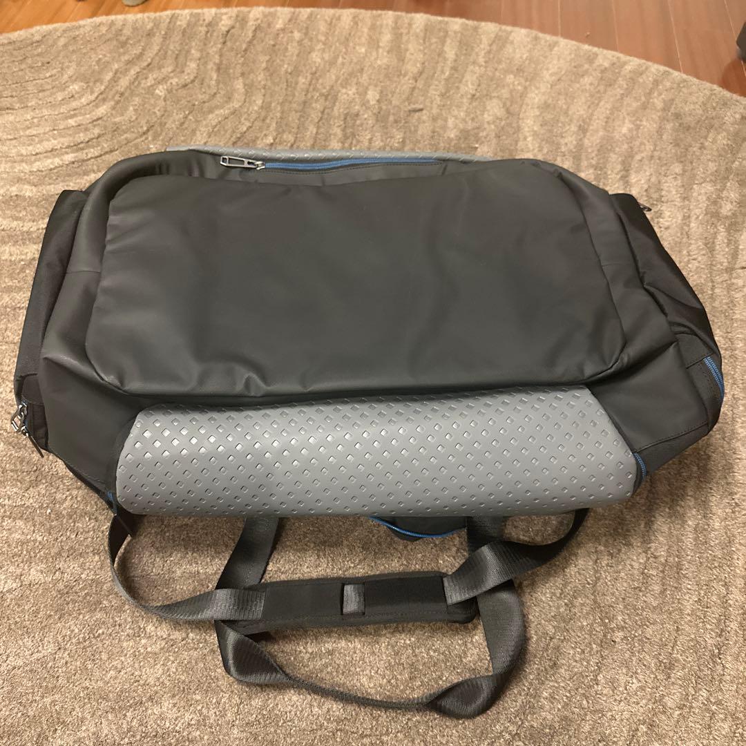 【新品未使用】ポルシェ タイカン スポーツバッグ　ボストンバッグ（スピード発送）