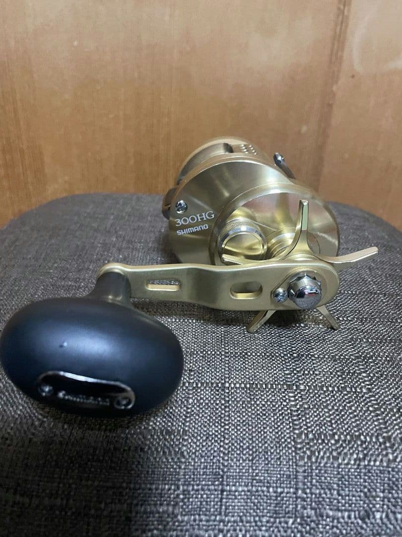 シマノ　OCEA CONQUEST 300HG ベイトリール ゴールド