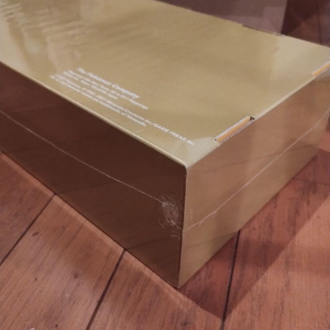 【未開封】ポケモンカード25周年ゴールデンボックス　中国語　海外版　ピカチュウ