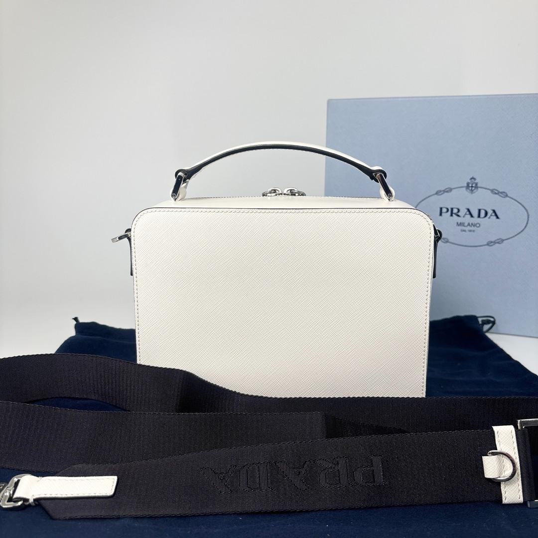 新品未使用/IC プラダ 2VH069 サフィアーノレザー ショルダーバッグ