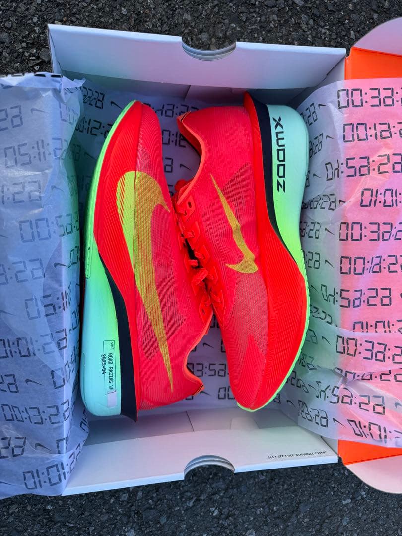 ナイキヴェイパーフライ4新品　27.0センチ